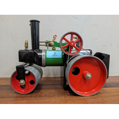 2 - A Mamod steam roller SR1a with original box and booklet
LocationBWR
If there is no condition report ... 