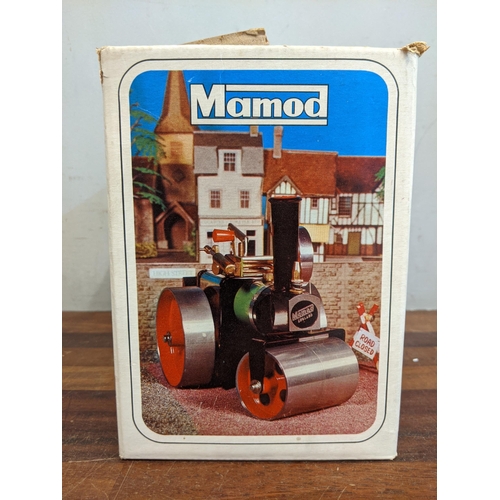 2 - A Mamod steam roller SR1a with original box and booklet
LocationBWR
If there is no condition report ... 