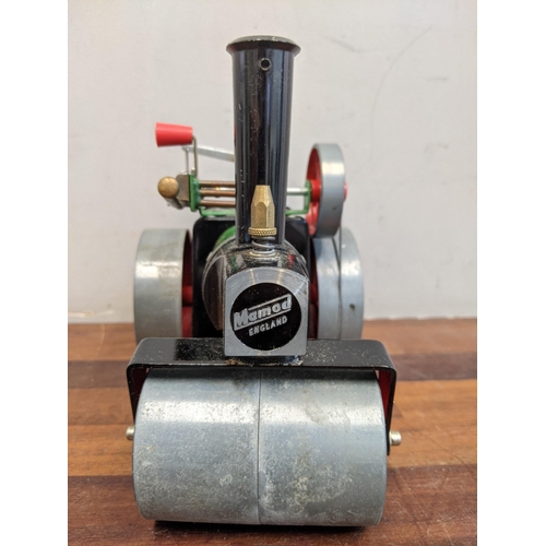 2 - A Mamod steam roller SR1a with original box and booklet
LocationBWR
If there is no condition report ... 