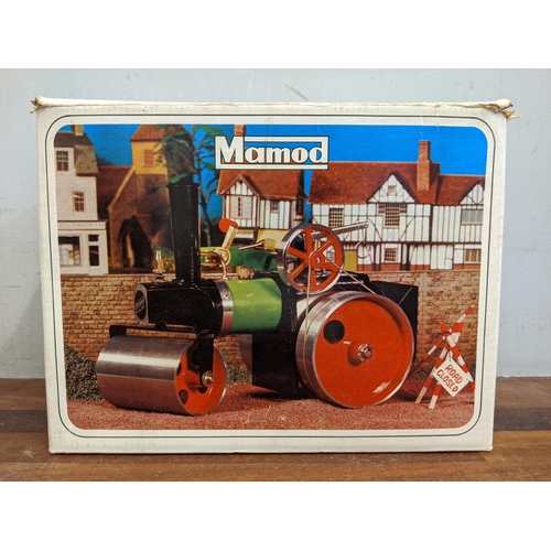 2 - A Mamod steam roller SR1a with original box and booklet
LocationBWR
If there is no condition report ... 