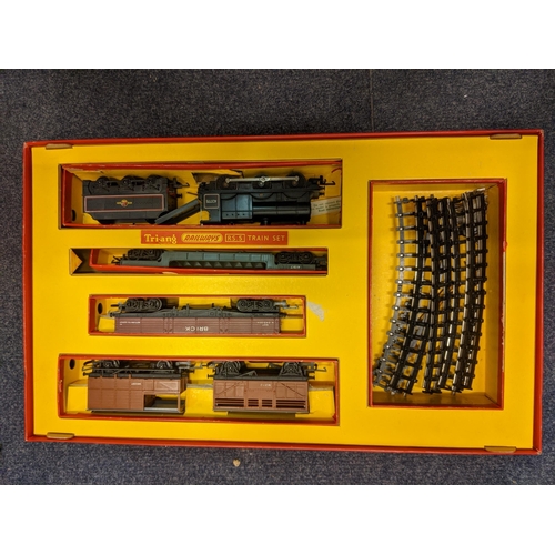 69 - Triang railway sets, boxed to include the RS.3 and RS.5, also power units, 00 gauge track and other ... 