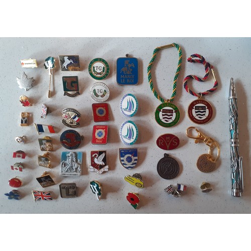 83 - A collection of pin and club badges to include enamelled examples together with a 2016 and a 2019 Ma... 