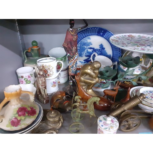 283 - Mixed ceramics and ornaments to include Minton Haddon Hall, Japanese figures and brass ornaments.
Lo... 