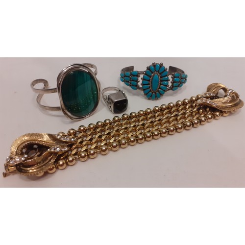 88 - A small quantity of late 20th Century and modern costume jewellery to include a white metal and turq... 