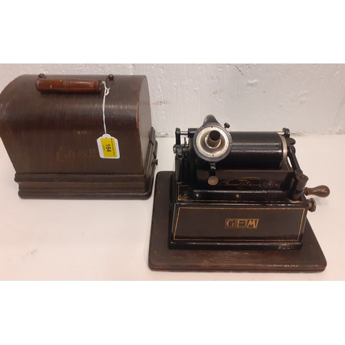 184 - A late 19th/early 20th Century Thomas Edison Gem phonograph in domed oak case, serial no:226144 with... 