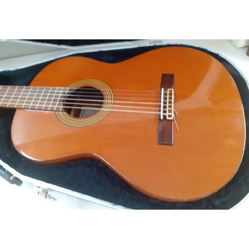 177 - A Spanish Alhambra 4C classical guitar in fitted case. Location:RWF
If there is no condition report,... 