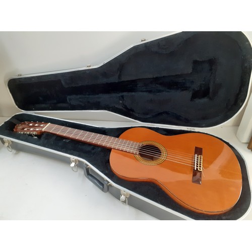 177 - A Spanish Alhambra 4C classical guitar in fitted case. Location:RWF
If there is no condition report,... 