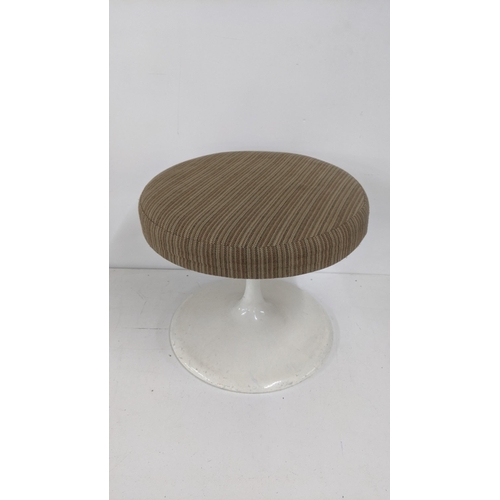 106 - A retro Knoll style tulip stool
Location: SL
If there is no condition report shown, please request