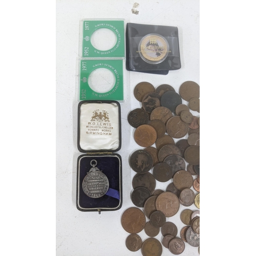 211 - Mixed coinage, mostly British to include some silver examples to include a 1926 three pence and othe... 