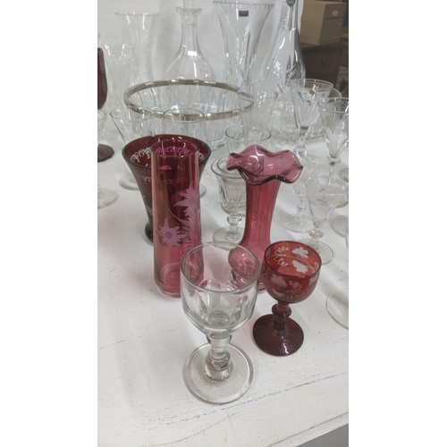 35 - Mixed 19th century and later glassware to include a variety of sherry glasses, a 19th century ruby r... 