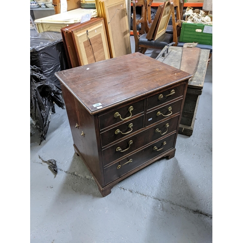 392 - An early 19th century mahogany commode with a hinged top Location: G
If there is no condition report... 