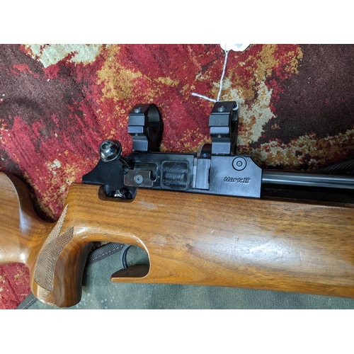 436 - A Theoben Rapid 12 System Mark II air rifle, bolt action .22, serial number 011094, with cylinder, i... 