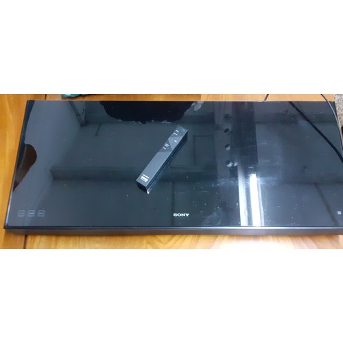 176 - A Sony home theatre system, model no:HT-XT1, with remote and cables. Location: LWB
If there is no co... 