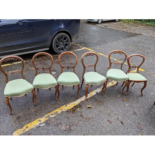 535 - Six similar Victorian walnut framed balloon back chairs with upholstered seats, on cabriole legs
Loc... 