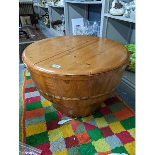 586 - A 20th century Asian softwood box with twin panelled lid A/F
Location: ROS
If there is no condition ... 