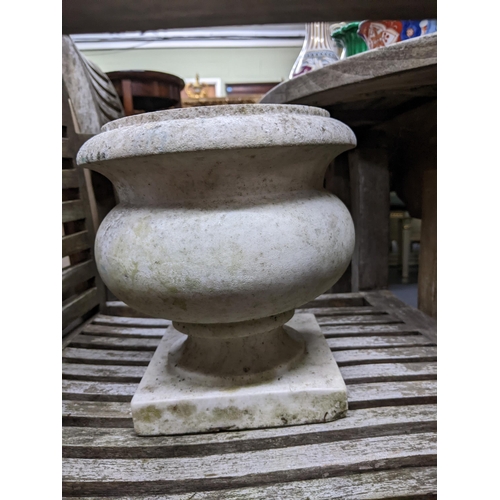 549 - A carved white marble garden planter/urn Location: G
If there is no condition report shown, please r... 