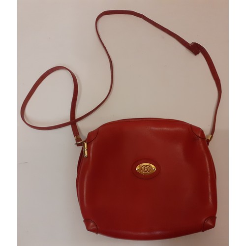 142 - Mixed vintage fashion accessories to include a 1960's Gucci red shoulder bag A/F with gold tone hard... 