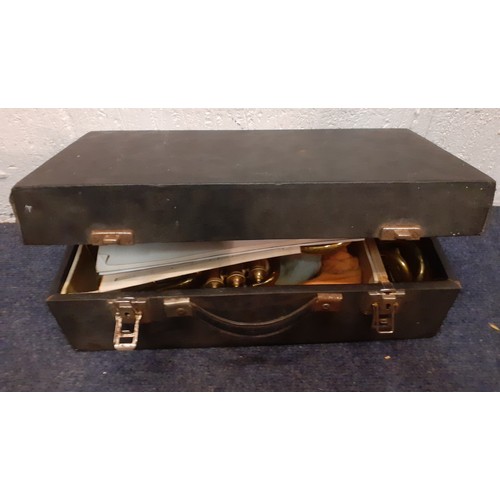 173 - A gold tone cornet, no name or serial number, with accessories and case. Location: 1-1
If there is n... 