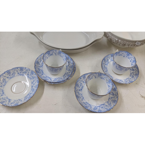 267 - 19th century and later ceramics to include a part dinner service, blue and white platters, together ... 