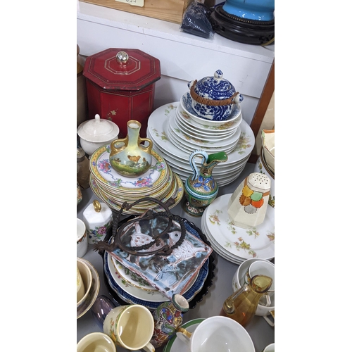 393 - A mixed lot to include an Alfred Meakin art deco part coffee set, flatware flagons Doulton squat for... 