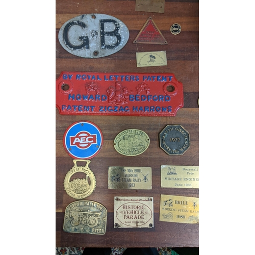 234 - Traction engine related items to include a lamp, a Howard Bedford plaque and various steam rally pla... 