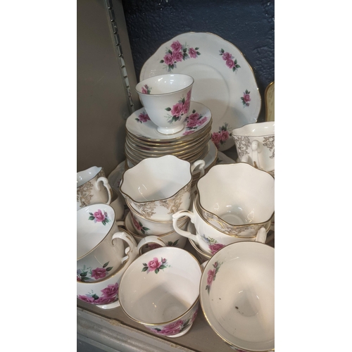 275 - Mixed ceramics to include a Royal Albert Poppy pattern August tea cup and saucer, together with Roya... 