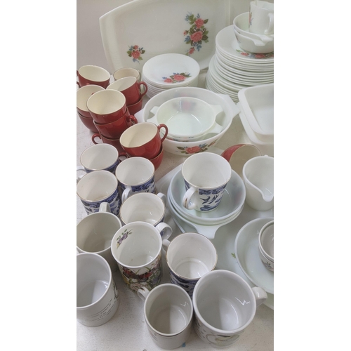 276 - Mixed ceramics an Pyrex to include a Pyrex part dinner service, Royal commemorative collectors cups,... 