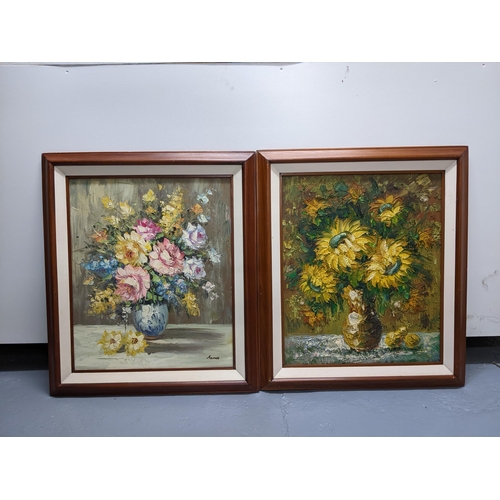 296 - Sintos - Two still life flower paintings - Sunflowers, still life arrangement in a vase, oil on boar... 