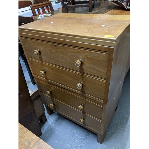 310 - Mid 20th century bedroom site comprising a two selection four drawers 87x61x44cm, chest of drawers, ... 