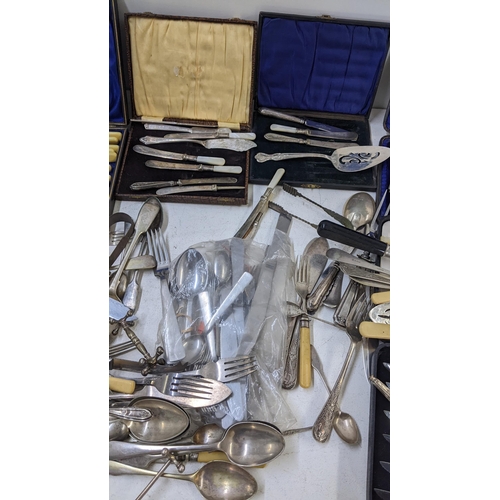 395 - A selection of boxed and loose silver plated cutlery to include loose 19th century fiddle pattern cu... 