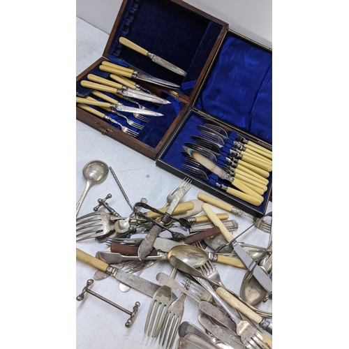 395 - A selection of boxed and loose silver plated cutlery to include loose 19th century fiddle pattern cu... 