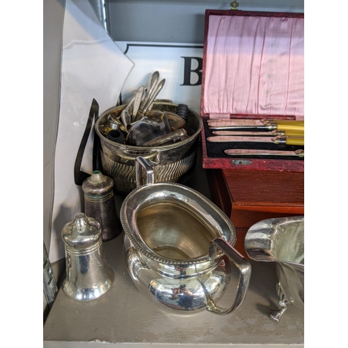 333 - Silver plate and E.P.N.S to include cutlery, a teapot, sugar bowl, milk jug and other items
Location... 