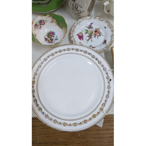 260 - A collection of ceramics to include a Royal Worcester Prince Regent dish, four Royal Albert Crown ch... 