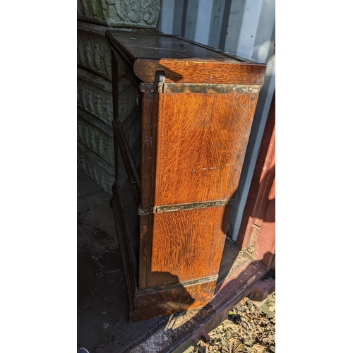 420 - An early 20th century Globe Wernicke oak two-section glazed bookcase 104.5cm h x 86.5cm w Location:R... 