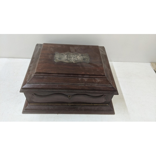 436 - An Edwardian rosewood display box with engraved plaque to the lid 1880/1905 and fabric interior Loca... 