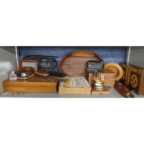 517 - A mixed lot to include household items, treen and a vintage canteen of stainless steel cutlery by W ... 