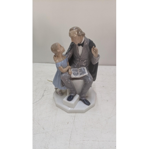 543 - A Bing and Grondahl figure Hans Christian Andersen telling his stories to a girl No.2037 23cm h Loca... 