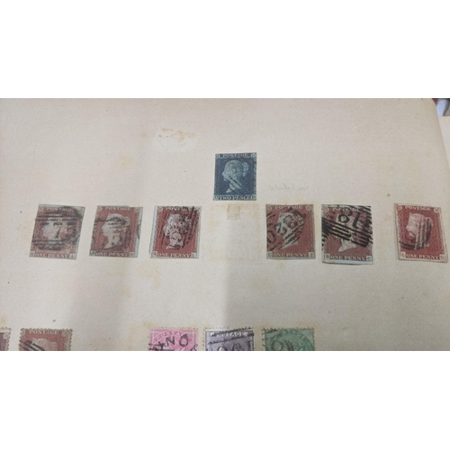 470 - A quantity of postage stamps and albums including examples from around the world, Great Britain, Chi... 