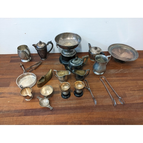 557 - Silver plate to include an Art Deco bowl, teaware and other items
Location: 3-1
If there is no condi... 