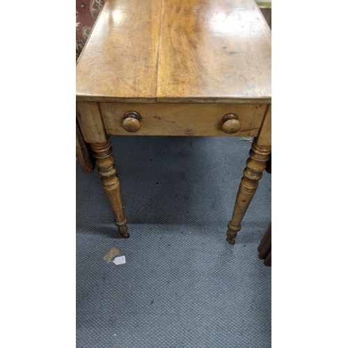 567 - 19th century oak drop leaf table on square tapered legs, and a satin mahogany Pembroke table Locatio... 