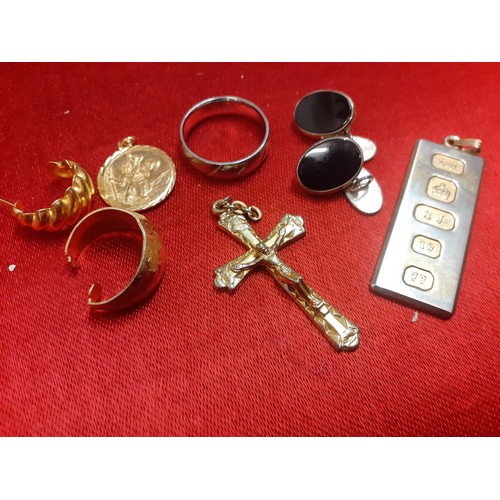 58 - A small quantity of jewellery to include rolled gold and gold plated items, a pair of silver and bla... 