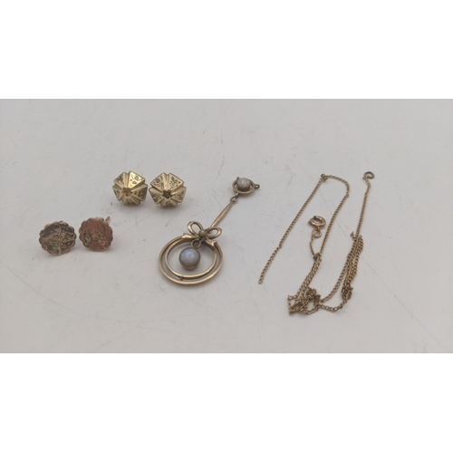 135 - Mixed 9ct gold and a pair of yellow metal stud earrings having floral engraved detail, together with... 