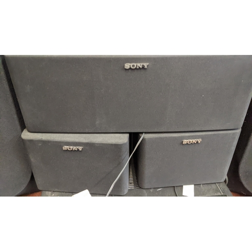 310 - A Sony Pro-Logic sound system with five speakers Location: A1M
If there is no condition report shown... 