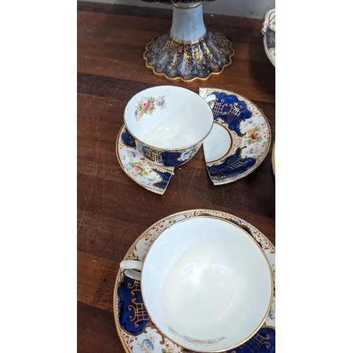 324 - A collection of blue and white teaware to include a Royal Albert Heirloom pattern dish, Coronation w... 