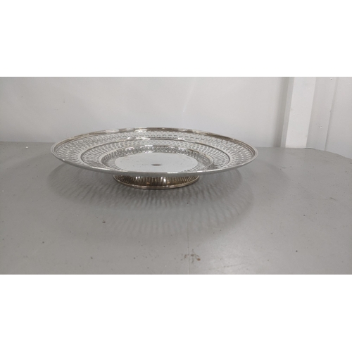 92 - A sterling silver pedestal dish having pierced boarders, 22.8cm in diameter, 200.7g
Location:6.4
If ... 