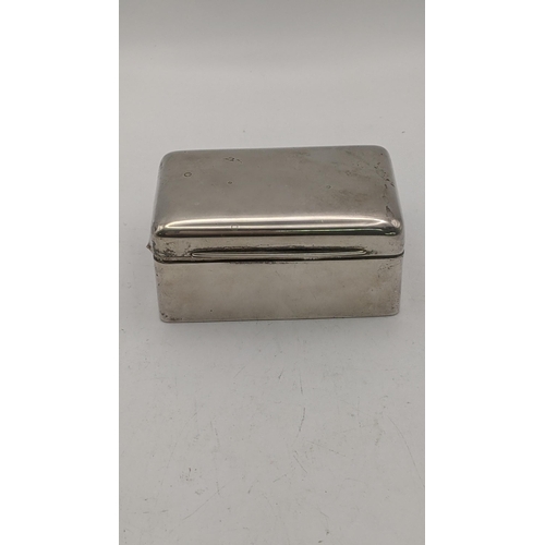 96 - A William Hutton & Sons silver rectangular ring box with fitted interior, hallmarked Birmingham 1903... 