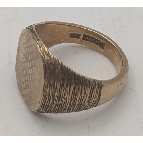 30 - A 9ct gold gent's textured signet ring 13.5g, size U 1/2 Location:
If there is no condition report s... 