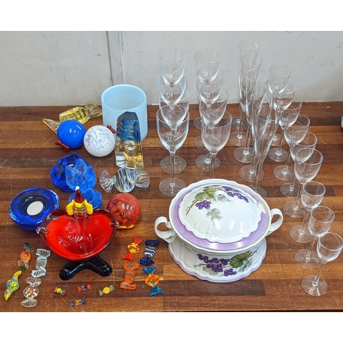 314 - A mixed lot of glassware and ceramics to include glasses, Champagne flutes, Seltman Weiden tureen an... 