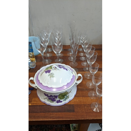 314 - A mixed lot of glassware and ceramics to include glasses, Champagne flutes, Seltman Weiden tureen an... 