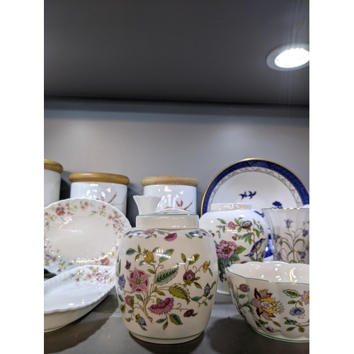 364 - Mixed china and ceramics to include Royal Worcester Evesham pattern, Booths, Real Old Willow pattern... 